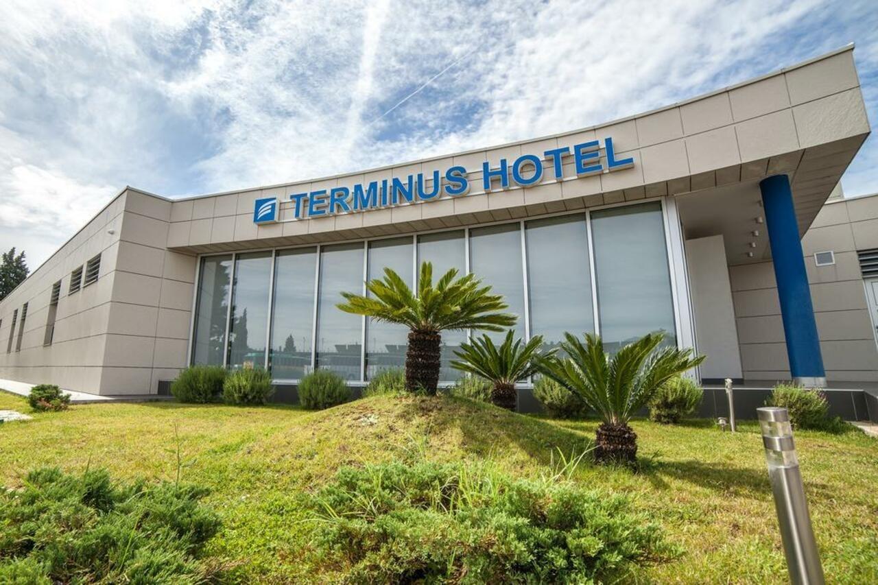 Hotel Terminus Podgorica Kültér fotó